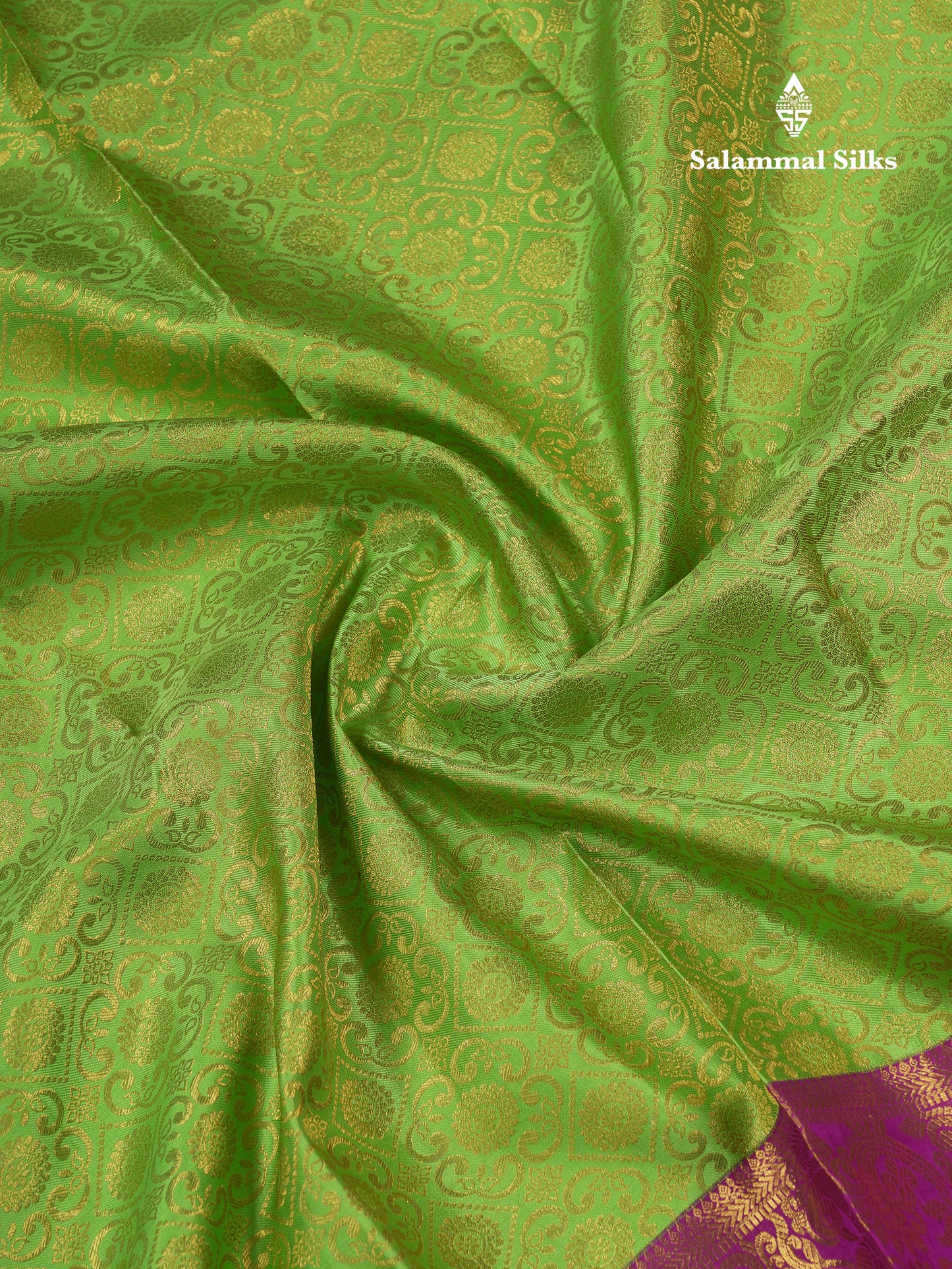 Beautiful Parrot Green Pure Kanjivaram Silk Saree With Contrast Dark Purple Traditional Evening Morning Border