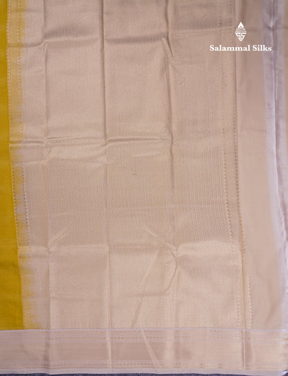 Beautiful Manthulir Green Alai Vaira Oosi Semi Silk Saree With Contrast Cream Traditional Medium Border