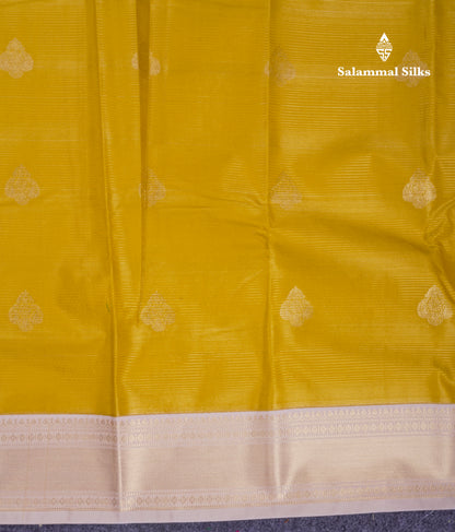 Beautiful Manthulir Green Alai Vaira Oosi Semi Silk Saree With Contrast Cream Traditional Medium Border