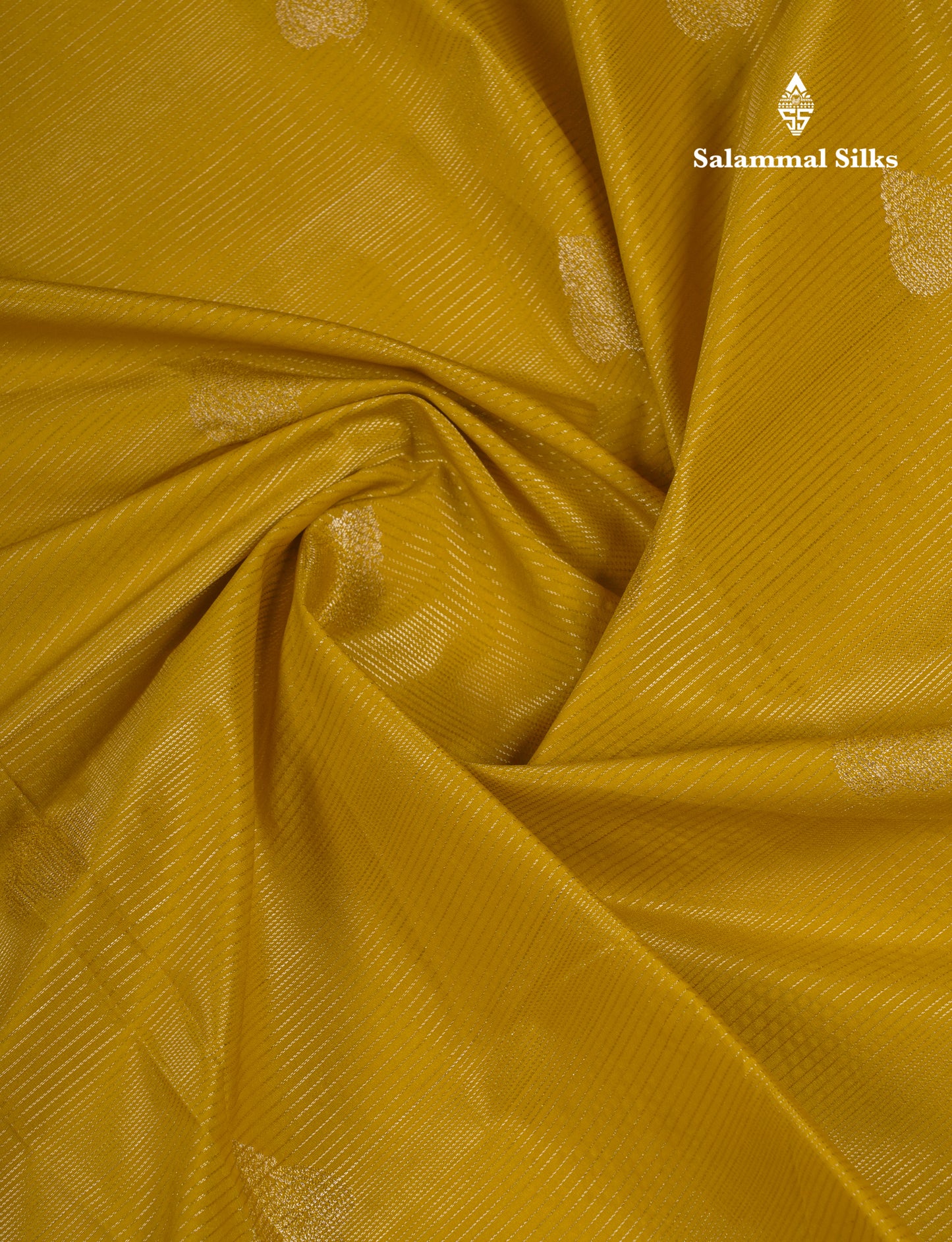 Beautiful Manthulir Green Alai Vaira Oosi Semi Silk Saree With Contrast Cream Traditional Medium Border