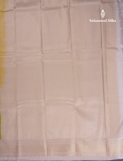 Beautiful Manthulir Green Alai Vaira Oosi Semi Silk Saree With Contrast Cream Traditional Medium Border