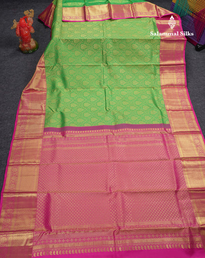 Beautiful Green Pure Kanjivaram Silk Saree with Contrast Magenta Pink Traditional Border