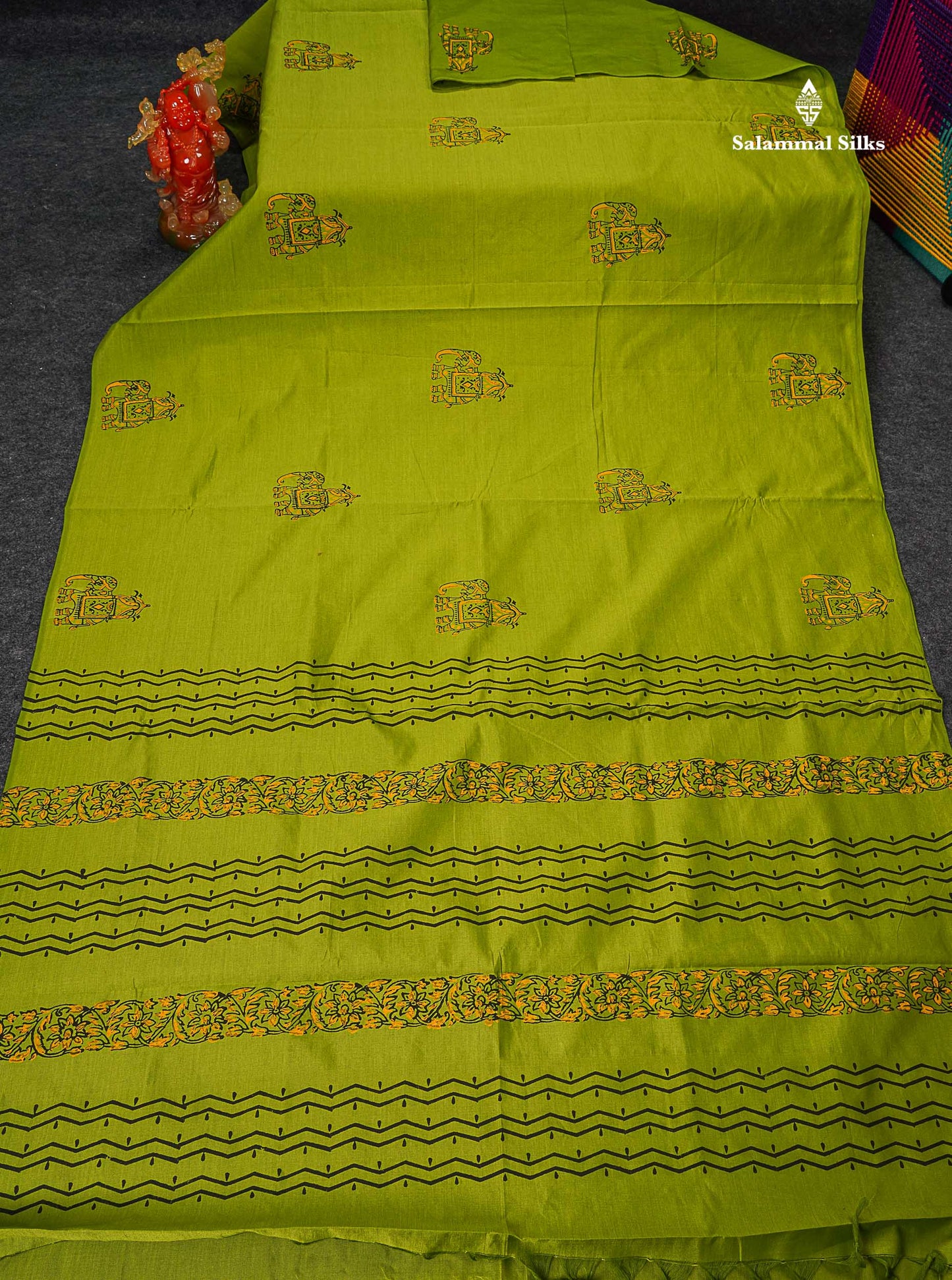 South Cotton Saree - Parrot Green Printed Saree With Contrast Black Blouse
