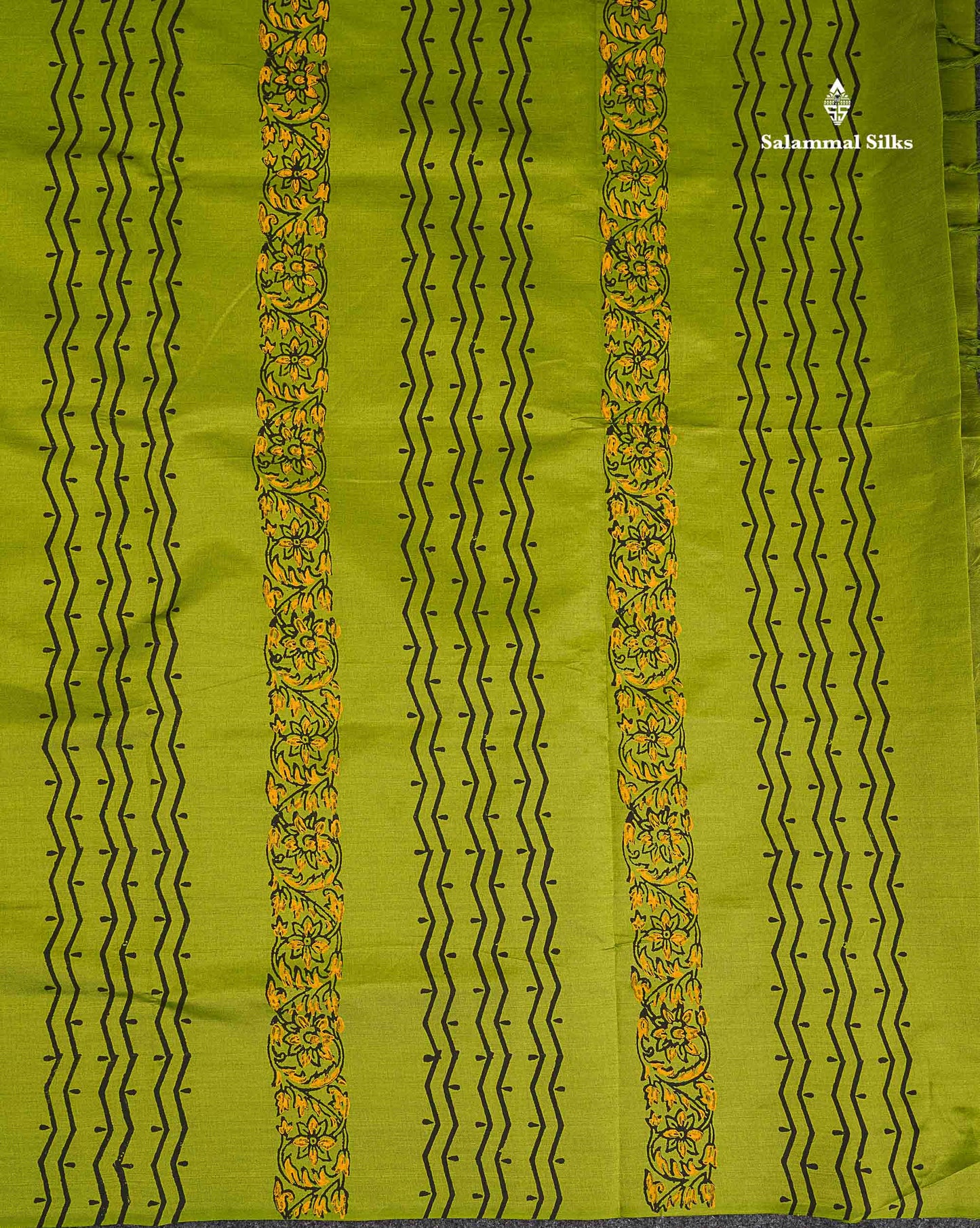 South Cotton Saree - Parrot Green Printed Saree With Contrast Black Blouse