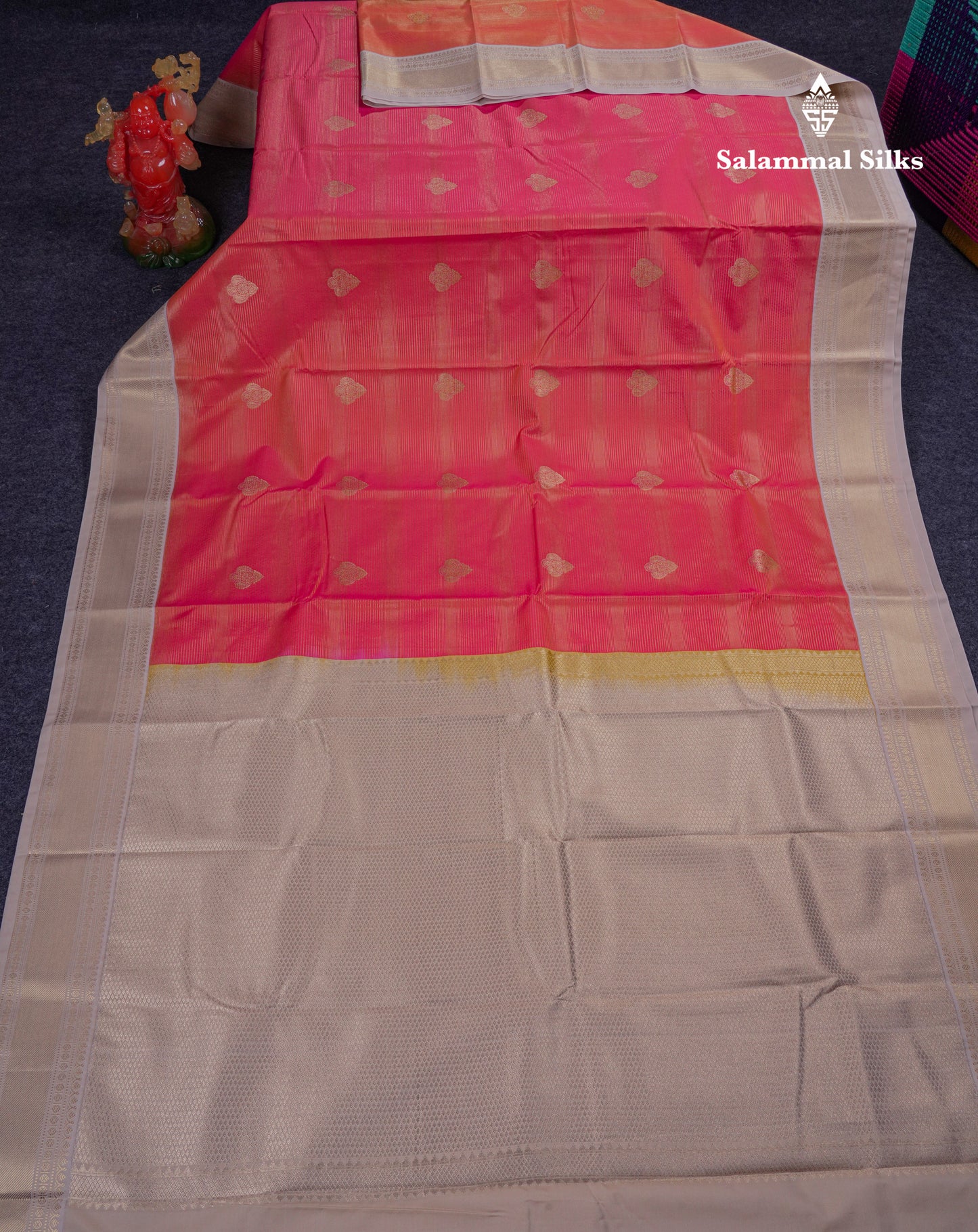 Beautiful Manthulir Green Alai Vaira Oosi Semi Silk Saree With Contrast Cream Traditional Medium Border