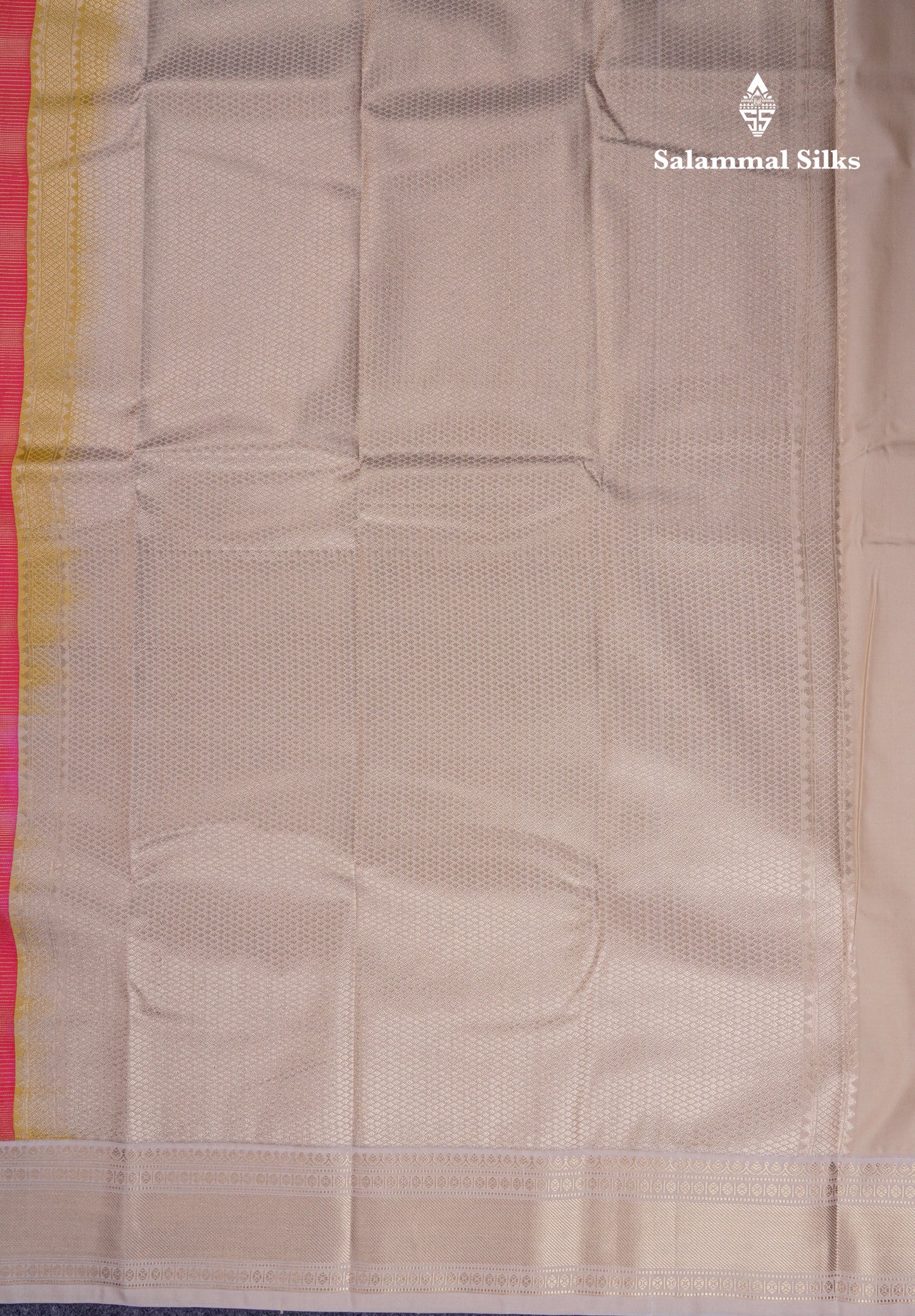 Beautiful Manthulir Green Alai Vaira Oosi Semi Silk Saree With Contrast Cream Traditional Medium Border