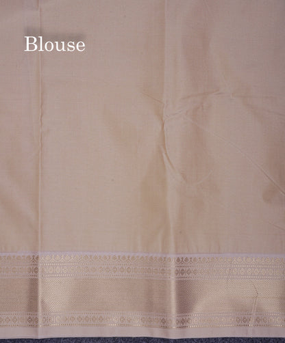 Beautiful Manthulir Green Alai Vaira Oosi Semi Silk Saree With Contrast Cream Traditional Medium Border