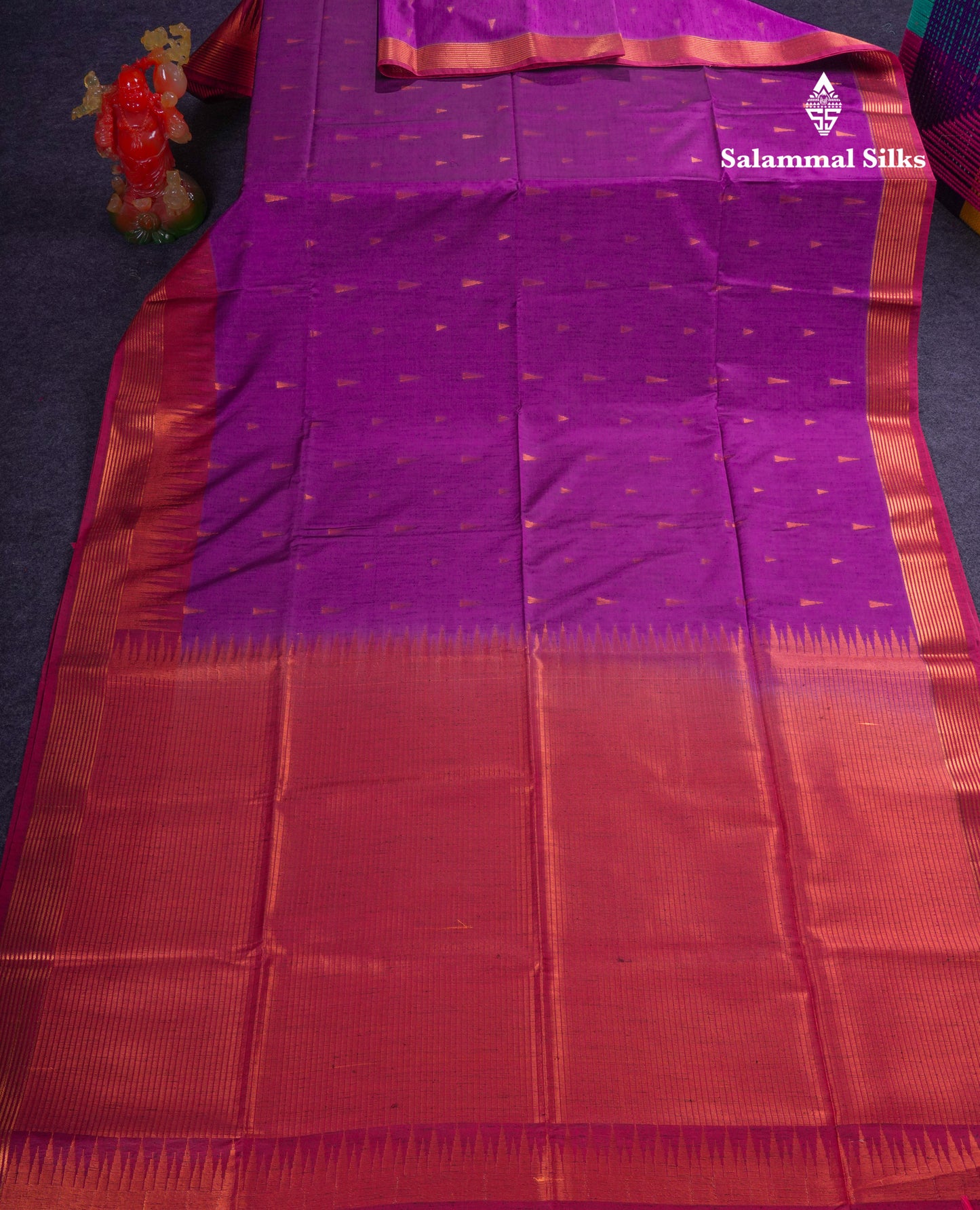 Beautiful Parrot Green Jute Semi Soft Silk Saree With Contrast Dark Purple Temple Border