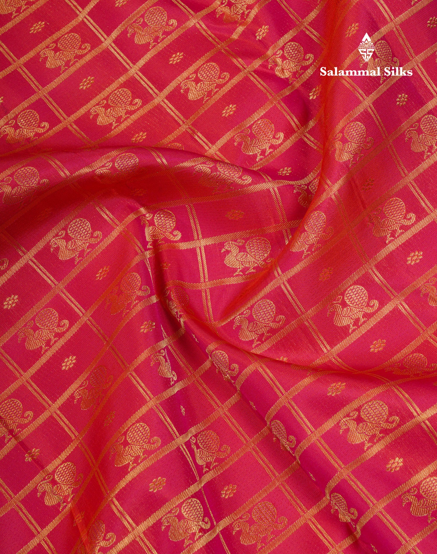 Dual Tone Pinkish Orange Pure Kanjivaram Silk Saree With Contrast Navy Blue Traditional Border