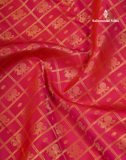Dual Tone Pinkish Orange Pure Kanjivaram Silk Saree With Contrast Navy Blue Traditional Border
