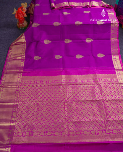 Beautiful Magenta Pure Kanjivaram Silk Saree With Traditional Evening Morning Border
