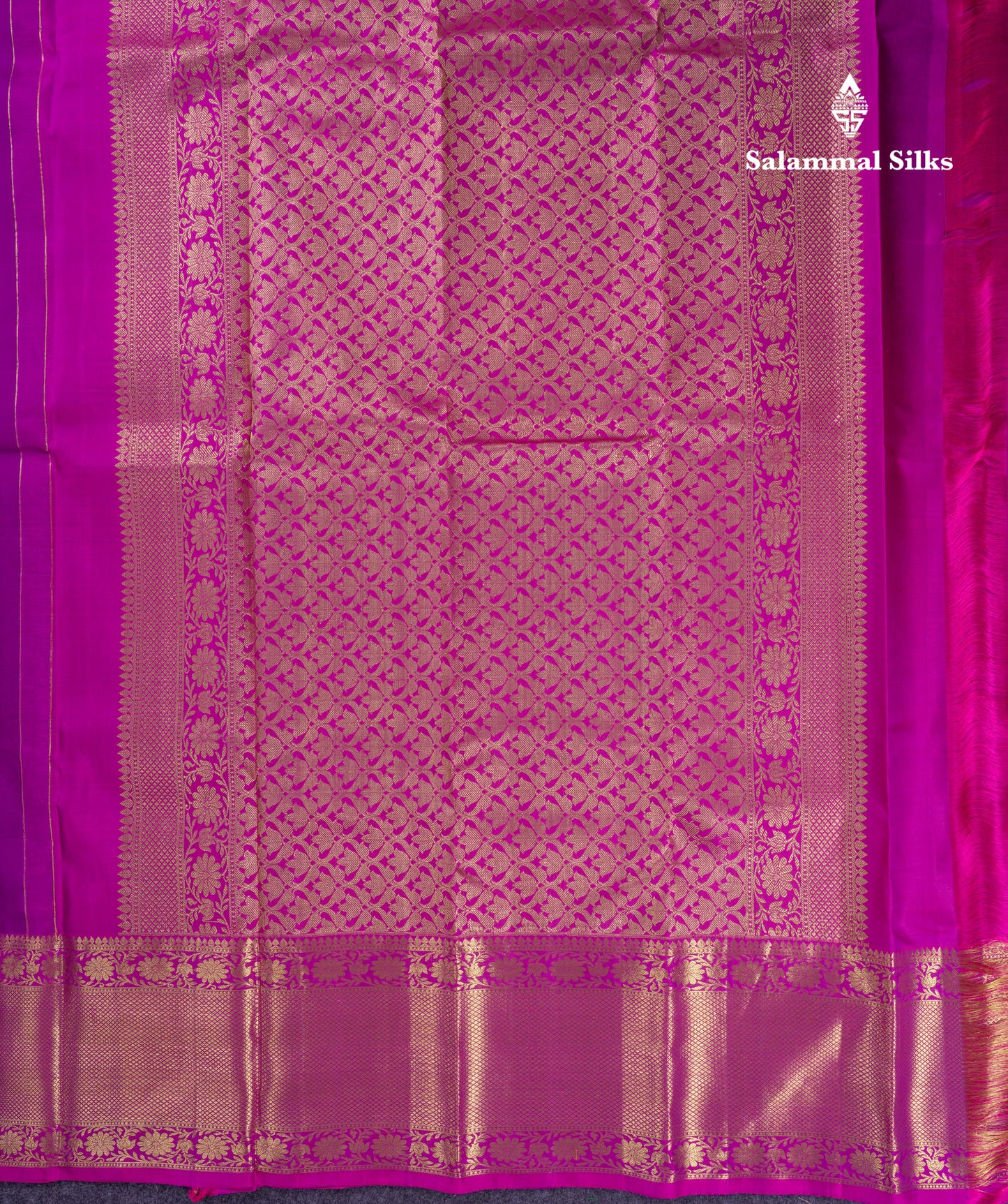 Beautiful Magenta Pure Kanjivaram Silk Saree With Traditional Evening Morning Border