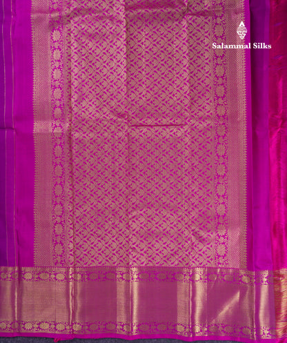 Beautiful Magenta Pure Kanjivaram Silk Saree With Traditional Evening Morning Border