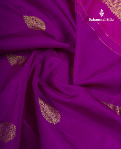 Beautiful Magenta Pure Kanjivaram Silk Saree With Traditional Evening Morning Border