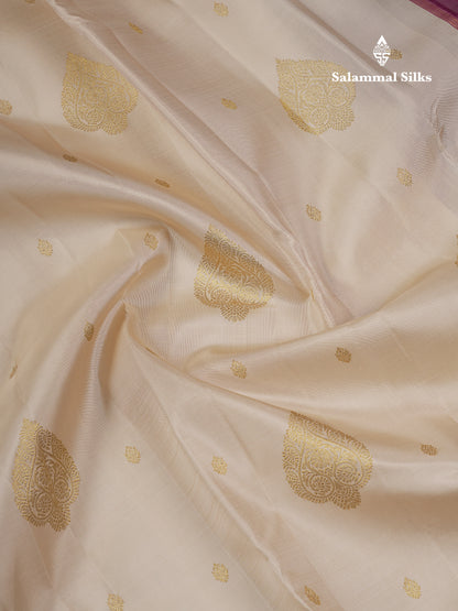 Korvai Beautiful Cream Pure Kanjivaram Silk Saree With Contrast Dark Purple Traditional Evening Morning Border