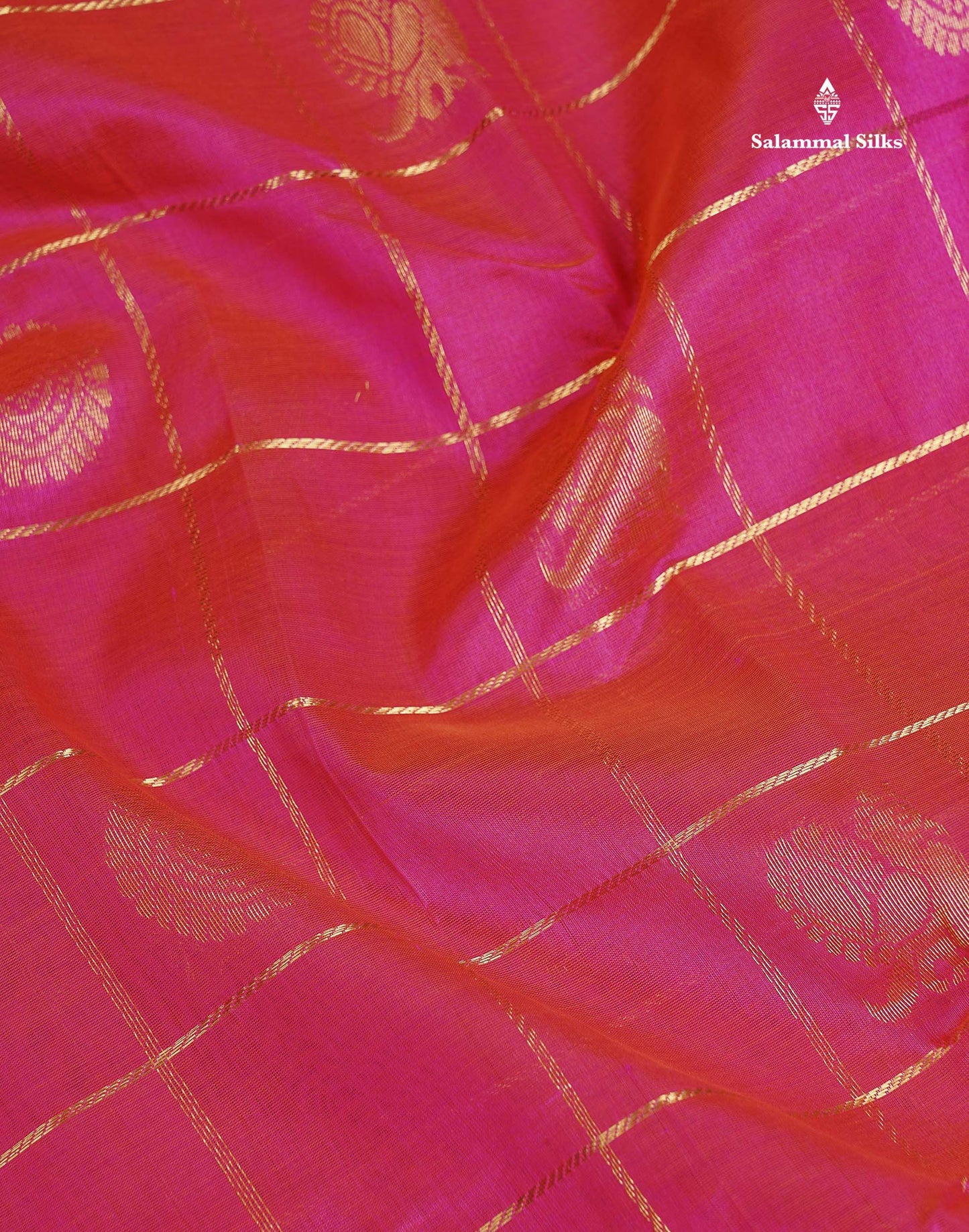 Pure Silk Cotton Saree - Pinkish Orange Checks With Butta Along With Contrast Dark Purple Traditional Border