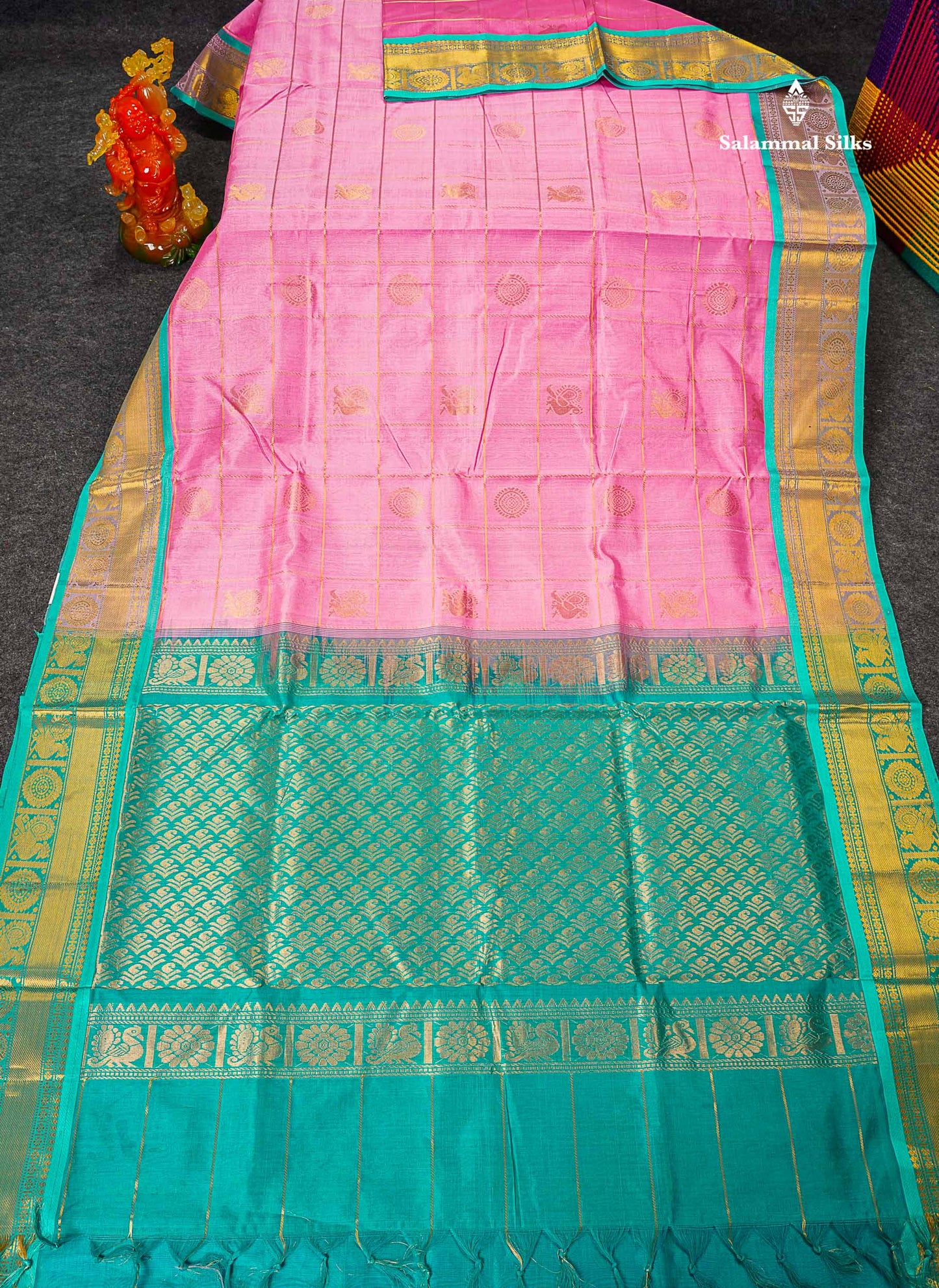Pure Silk Cotton Saree - Light Pink Big Checks With Traditional Butta Along With Contrast Sapphire Green Traditional Border