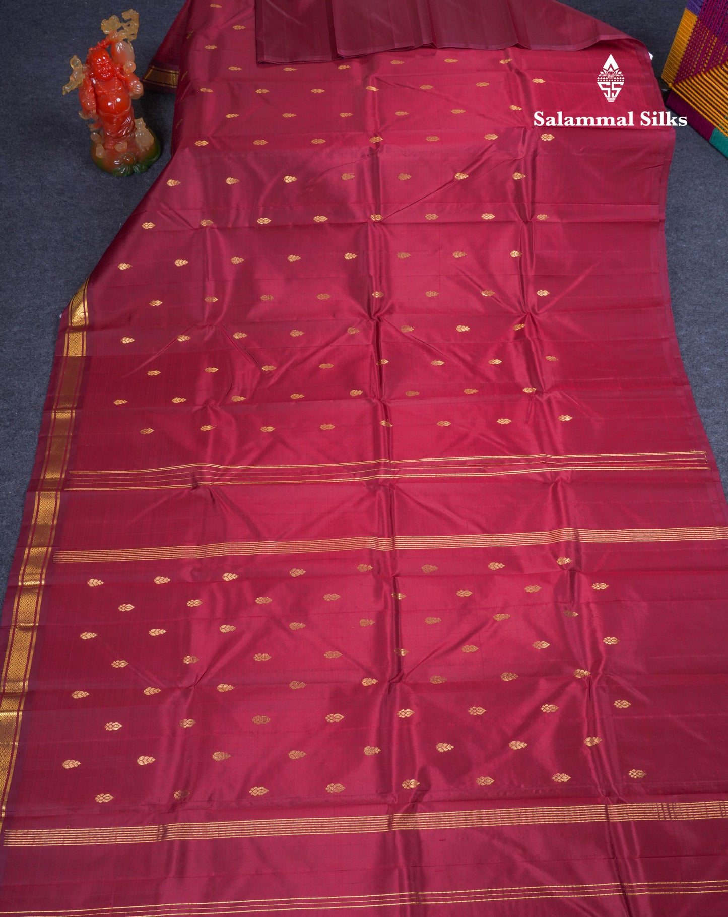 Dark Maroon Beautiful Pure Kanjivaram Silk Saree With Traditional One Side Self Border
