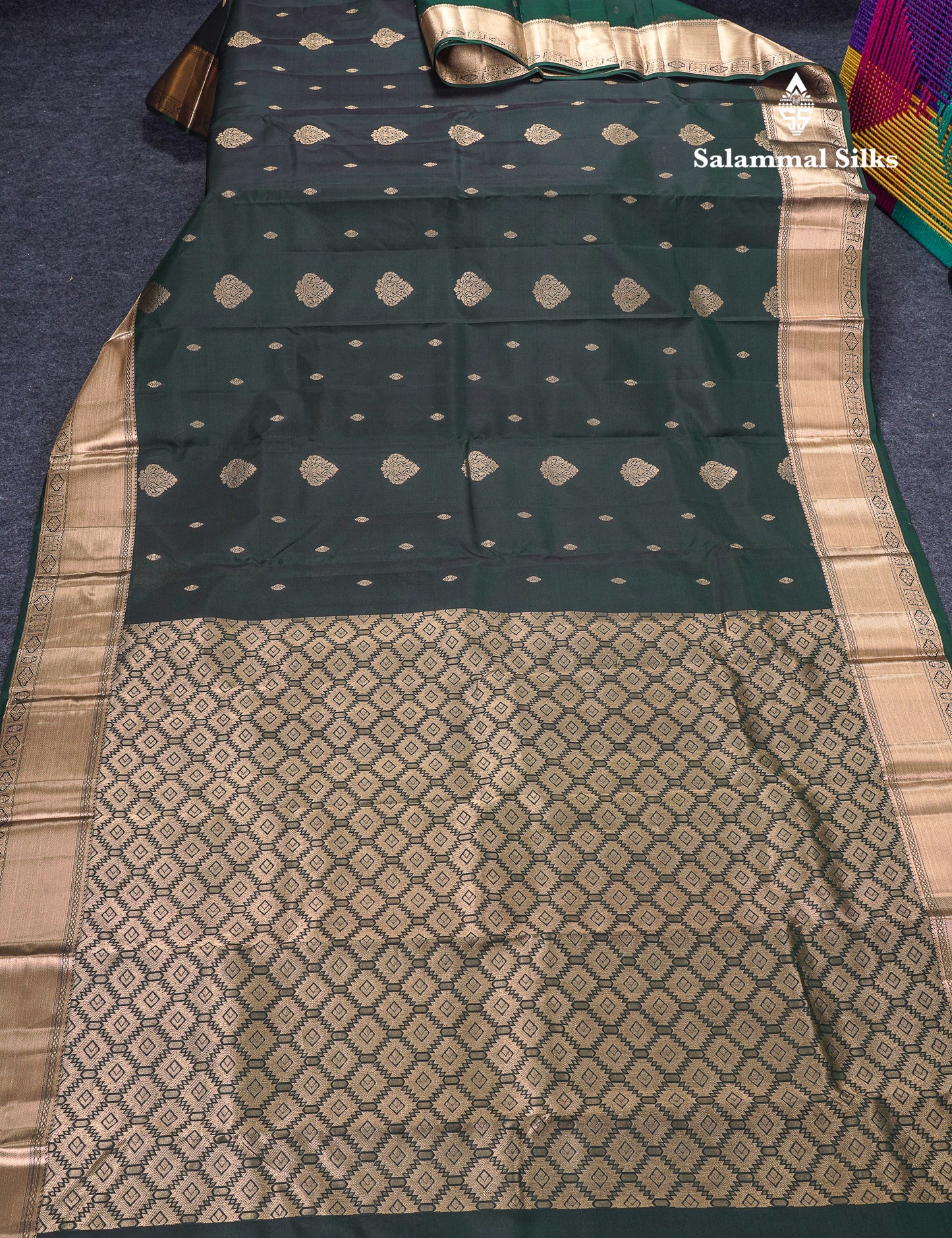 Beautiful Bottle Green Pure Kanjivaram Silk Saree With Traditional Border