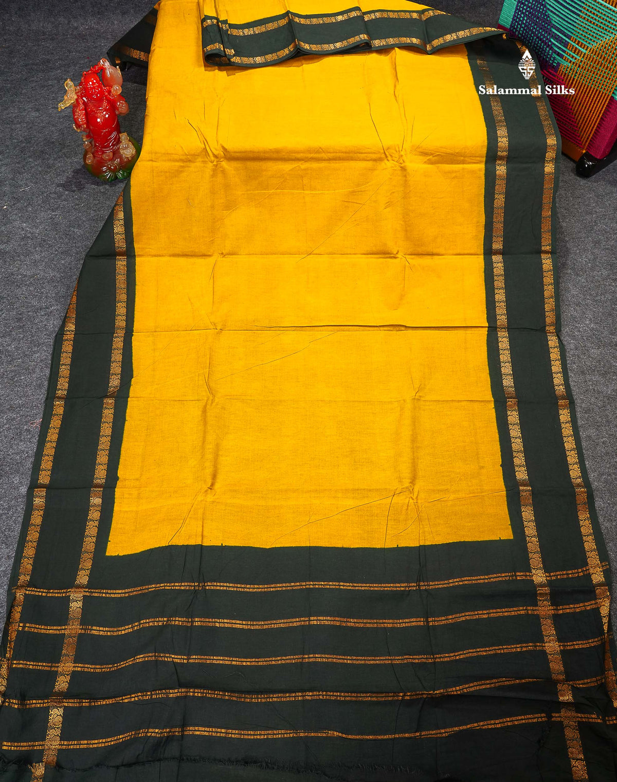 Sungudi Cotton Saree - Mehandi Green Colour Plain Body With Contrast Dark  Bottle Green Border