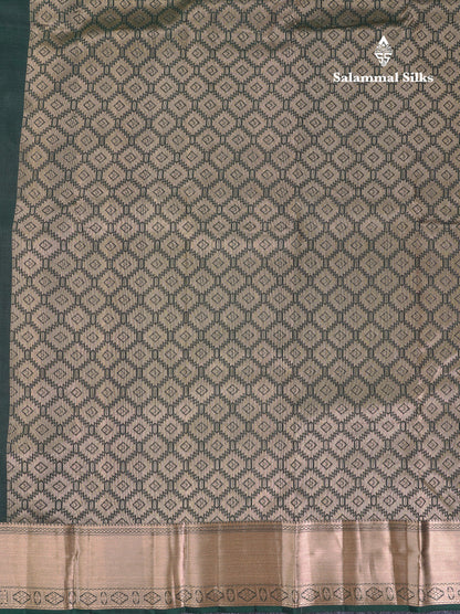 Beautiful Bottle Green Pure Kanjivaram Silk Saree With Traditional Border
