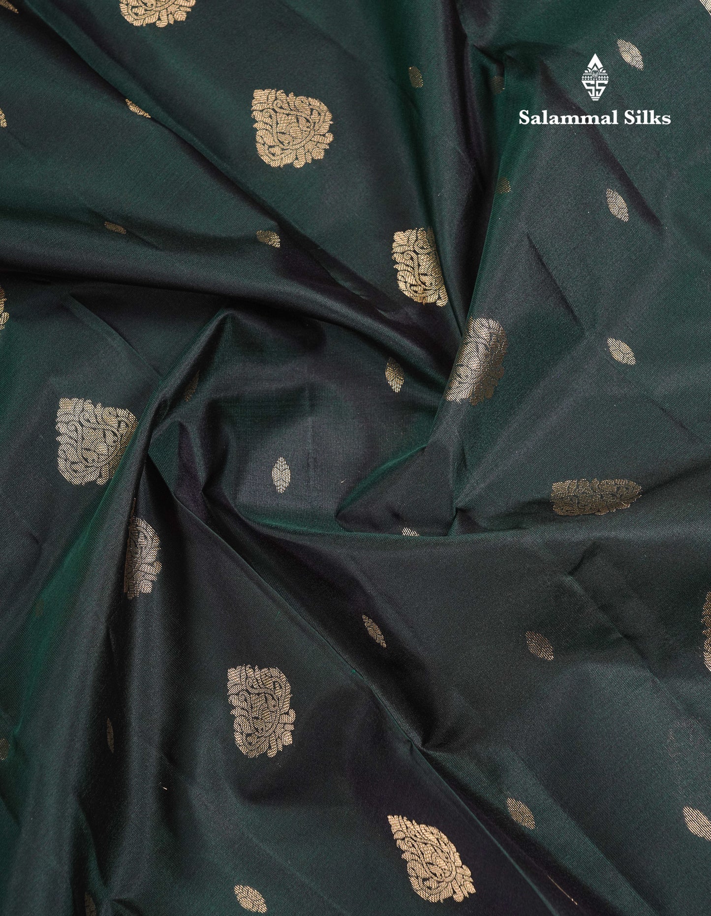 Beautiful Bottle Green Pure Kanjivaram Silk Saree With Traditional Border