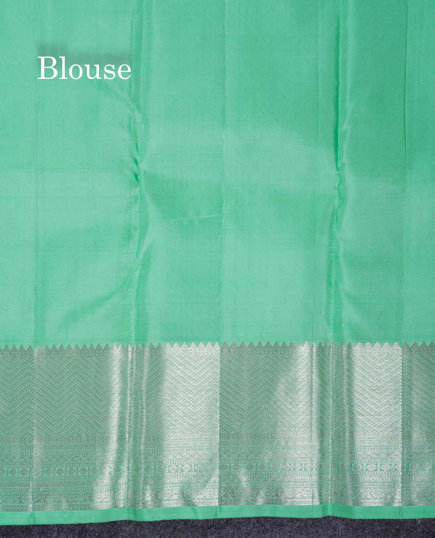 Beautiful Rexona Green Pure Kanjivaram Silk Saree With Traditional Evening Morning Border