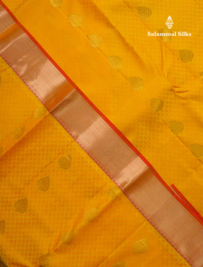 Beautiful Bottle Green Pure Kanjivaram Silk Saree With Contrast Dark Brown Border