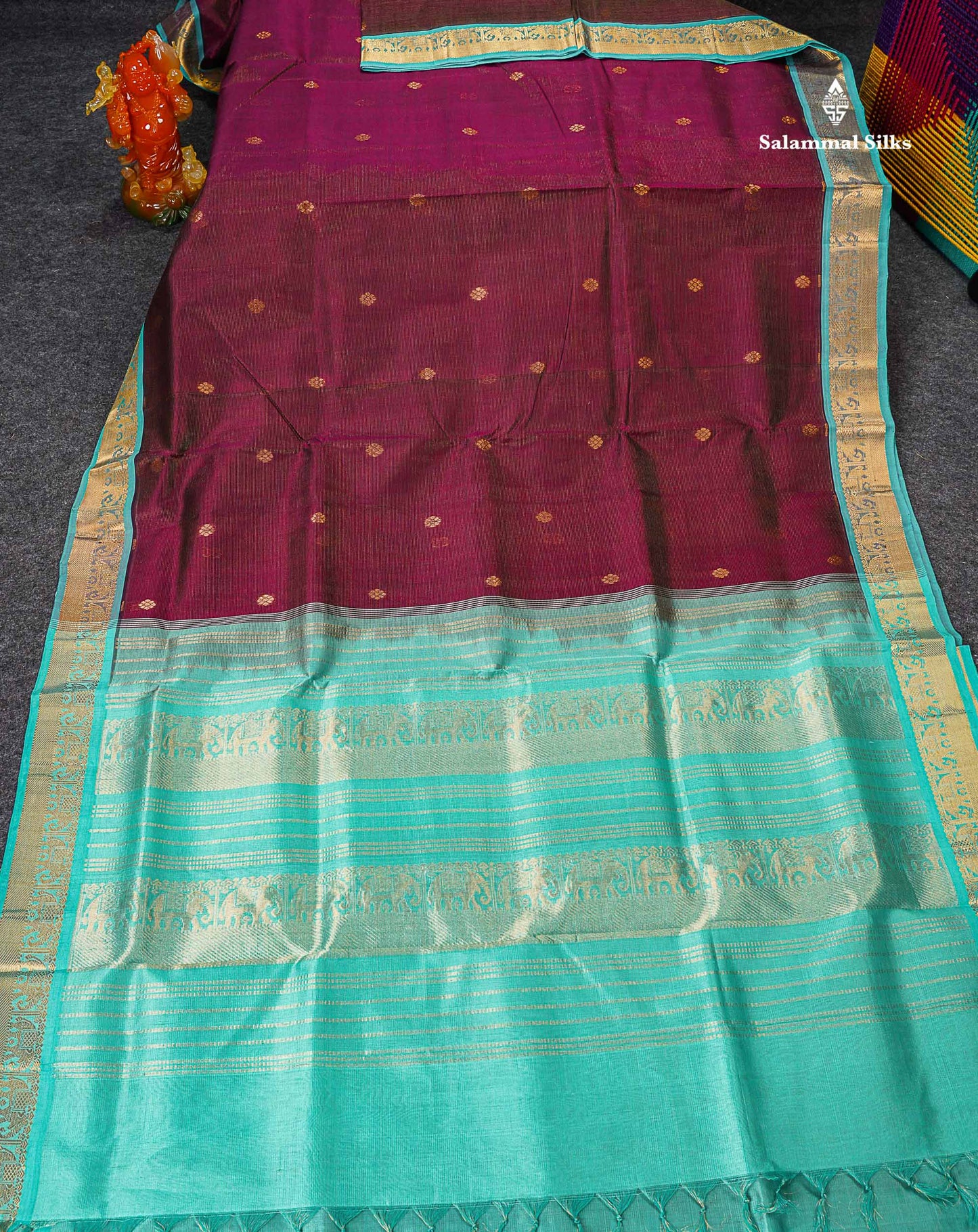Pure Silk Cotton Saree - Magenta Vaira Oosi Lines With Butta Along With Contrast Dual Tone Sapphire Green Traditional Border