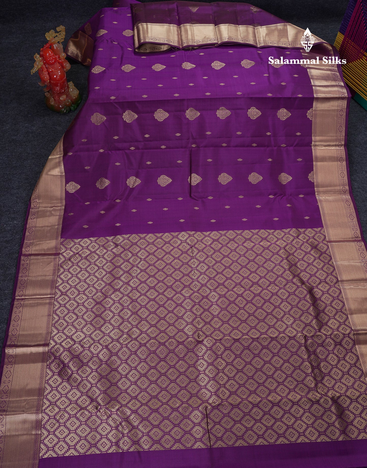 Beautiful Violet Pure Kanjivaram Silk Saree With Traditional Border