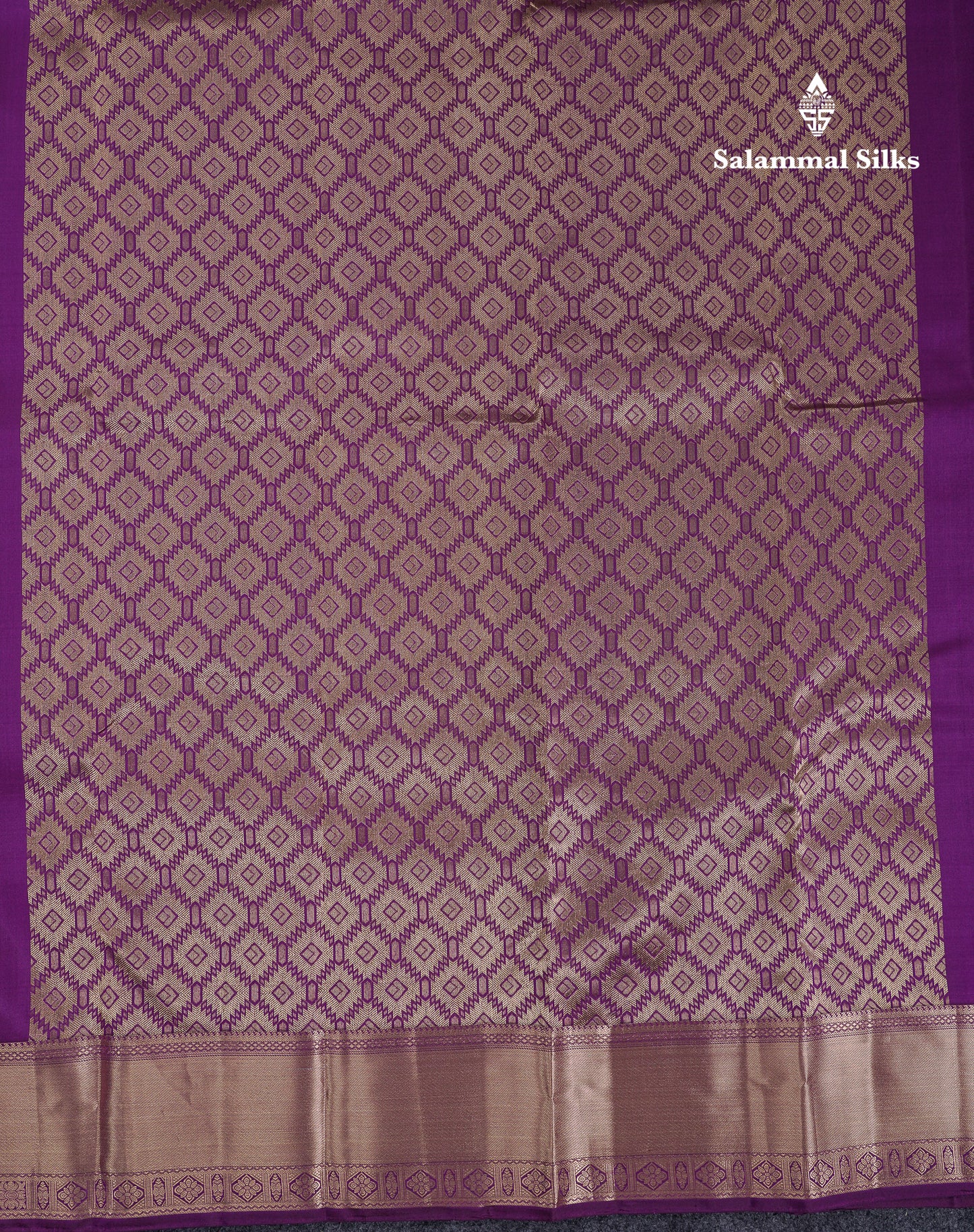 Beautiful Violet Pure Kanjivaram Silk Saree With Traditional Border