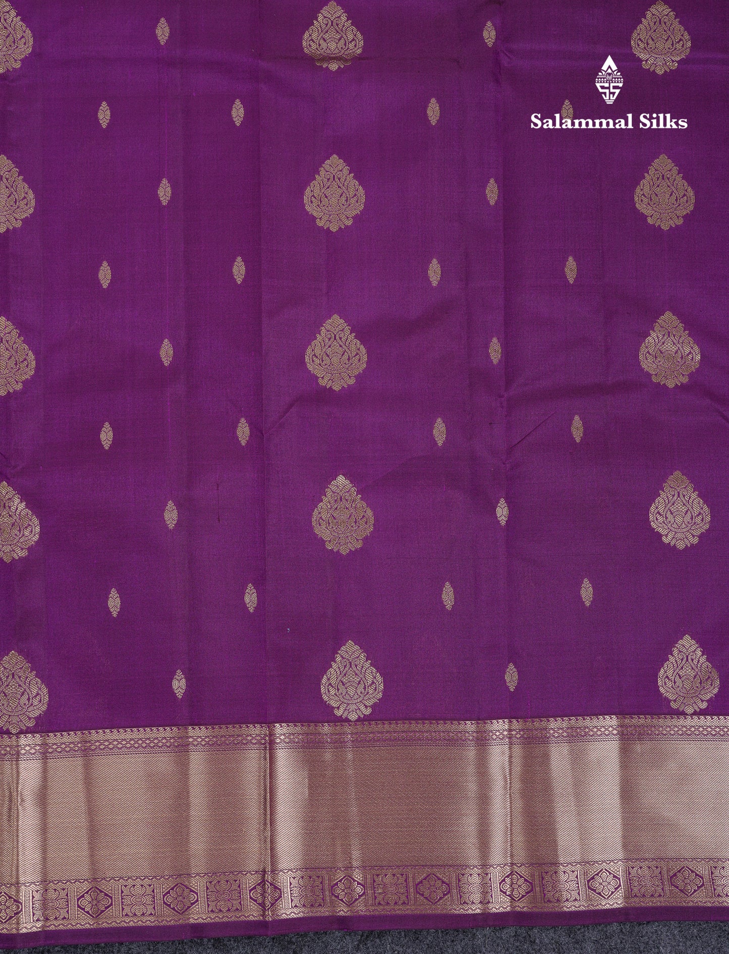 Beautiful Violet Pure Kanjivaram Silk Saree With Traditional Border