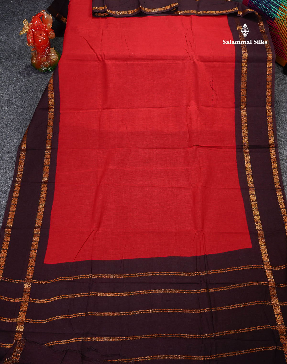 Sungudi Cotton Saree - Red Colour Body Plain With Contrast Dark Brown Gap Border