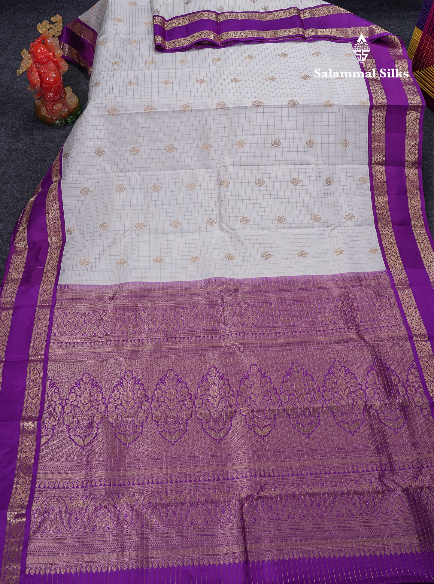 Beautiful Half White Traditional Checks And Buttas Pure Kanjivaram Silk Saree With Contrast Violet Border