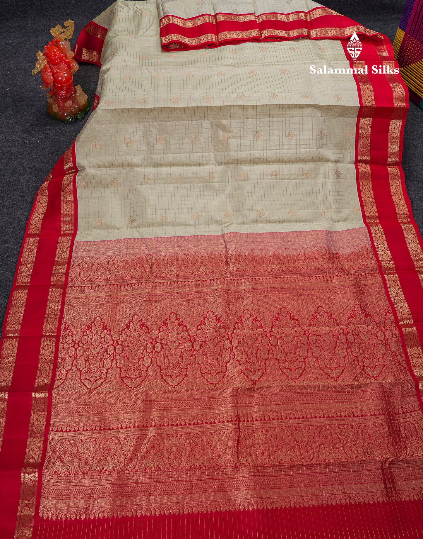Beautiful Half White Traditional Checks And Buttas Pure Kanjivaram Silk Saree With Contrast Violet Border
