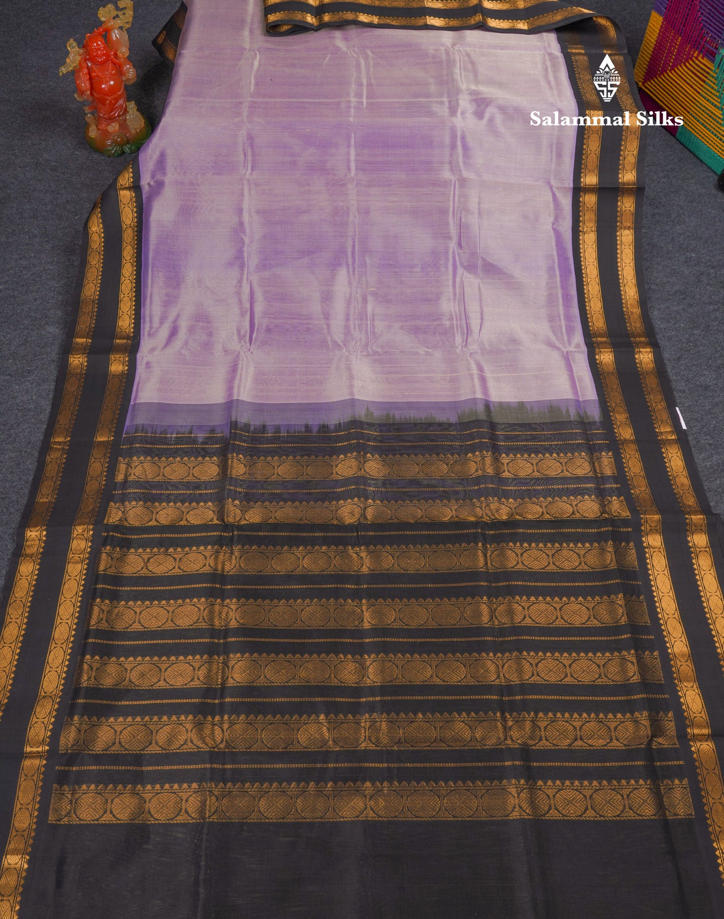 Light Lavender Plain Pure Silk Cotton Saree With Contrast Black Traditional Rettapet Border