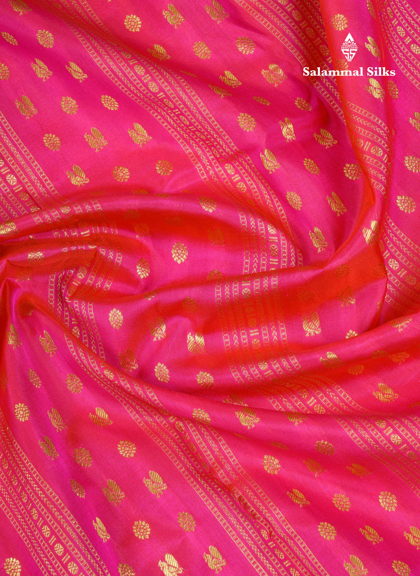 Beautiful Magenta Pure Kanjivaram Silk Saree With Contrast Magenta Pink Traditional Border