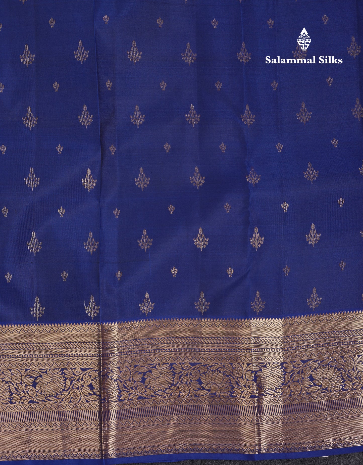 Beautiful Royal Blue Pure Kanjivaram Silk Saree With Traditional Border