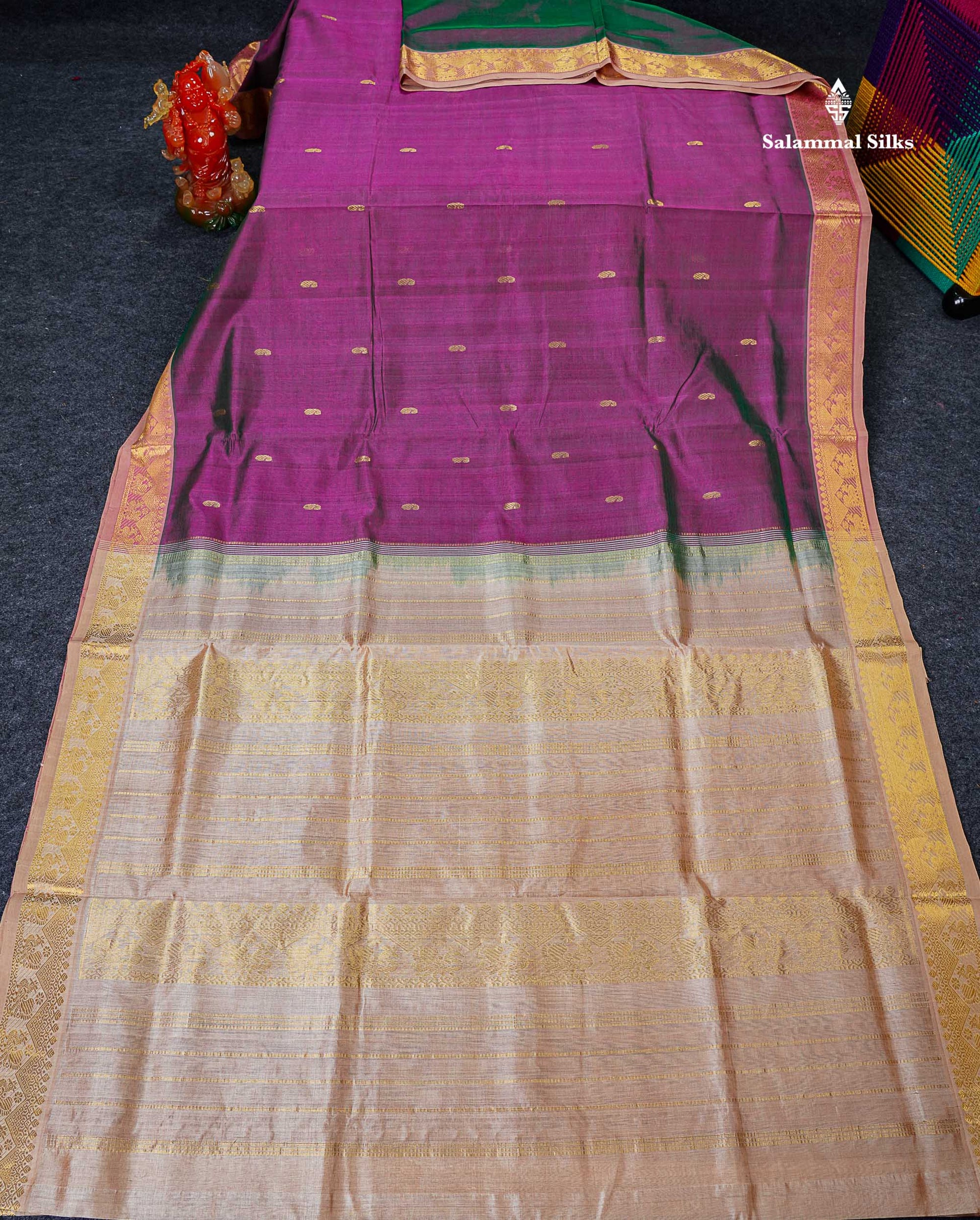 Full View Of Dual Tone Magenta Pure Silk Cotton Saree 