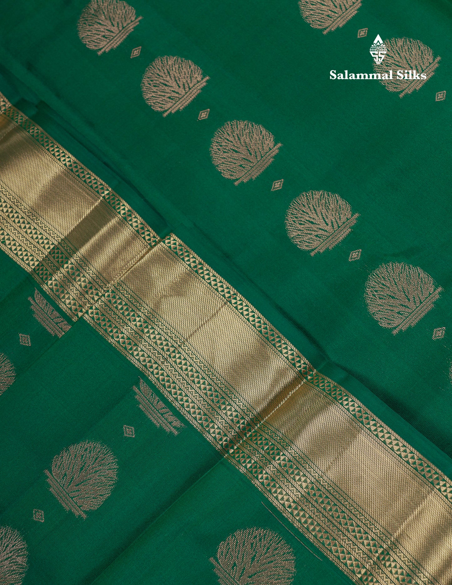 Beautiful Bottle Green Pure Kanjivaram Silk Saree With Traditional Border