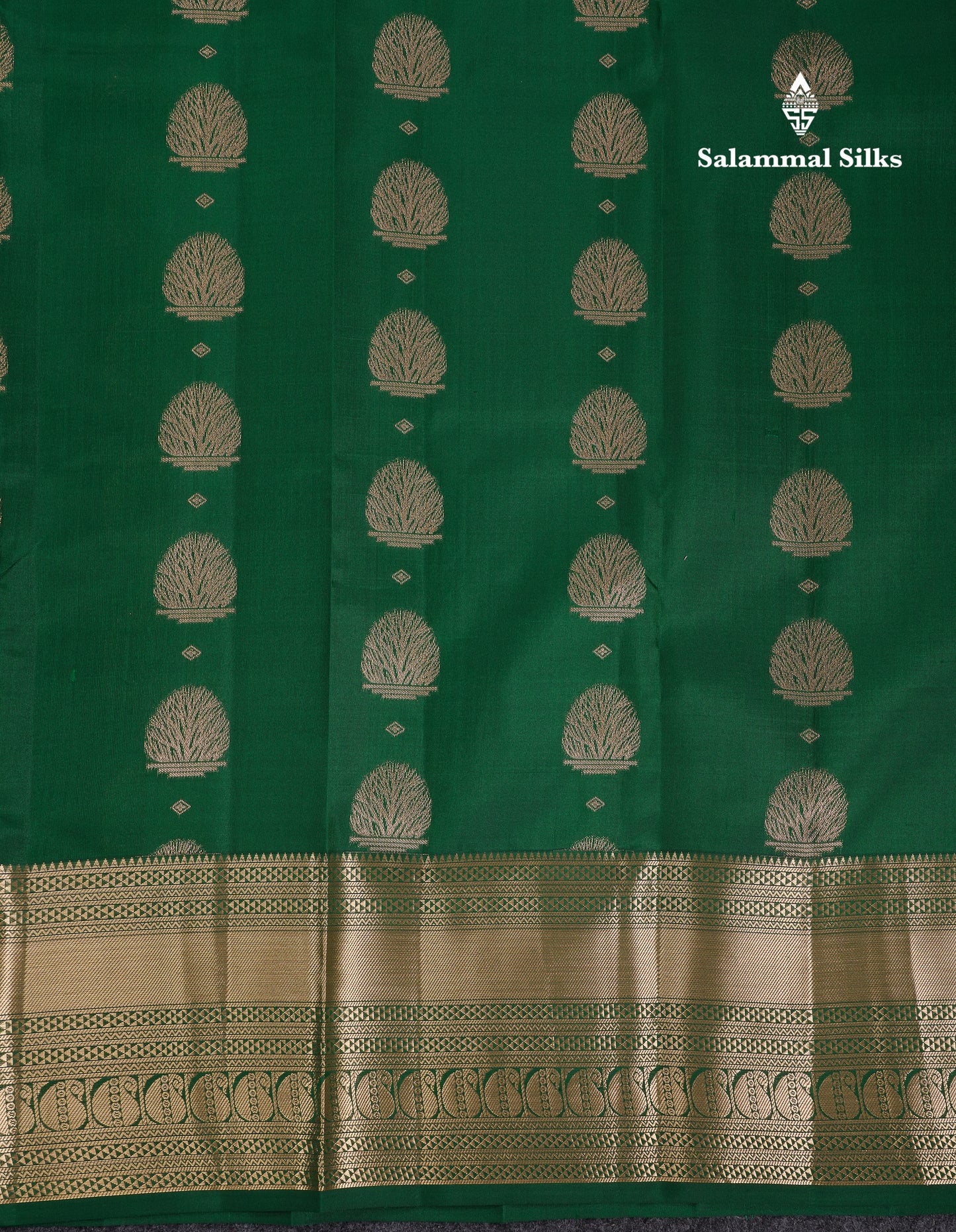 Beautiful Bottle Green Pure Kanjivaram Silk Saree With Traditional Border