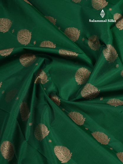 Beautiful Bottle Green Pure Kanjivaram Silk Saree With Traditional Border