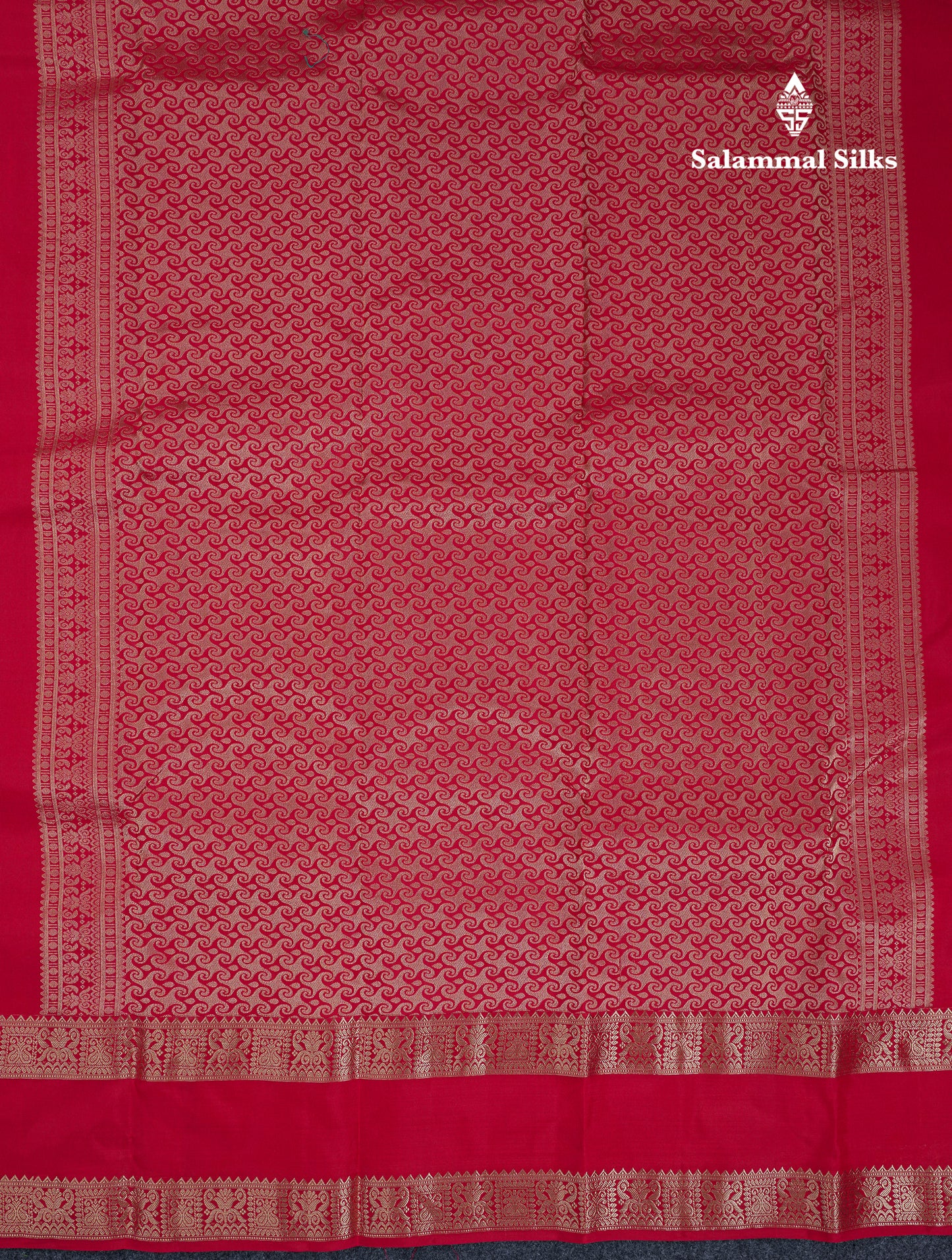 Beautiful Red Pure Kanjivaram Silk Saree With Traditional Rettapet Border