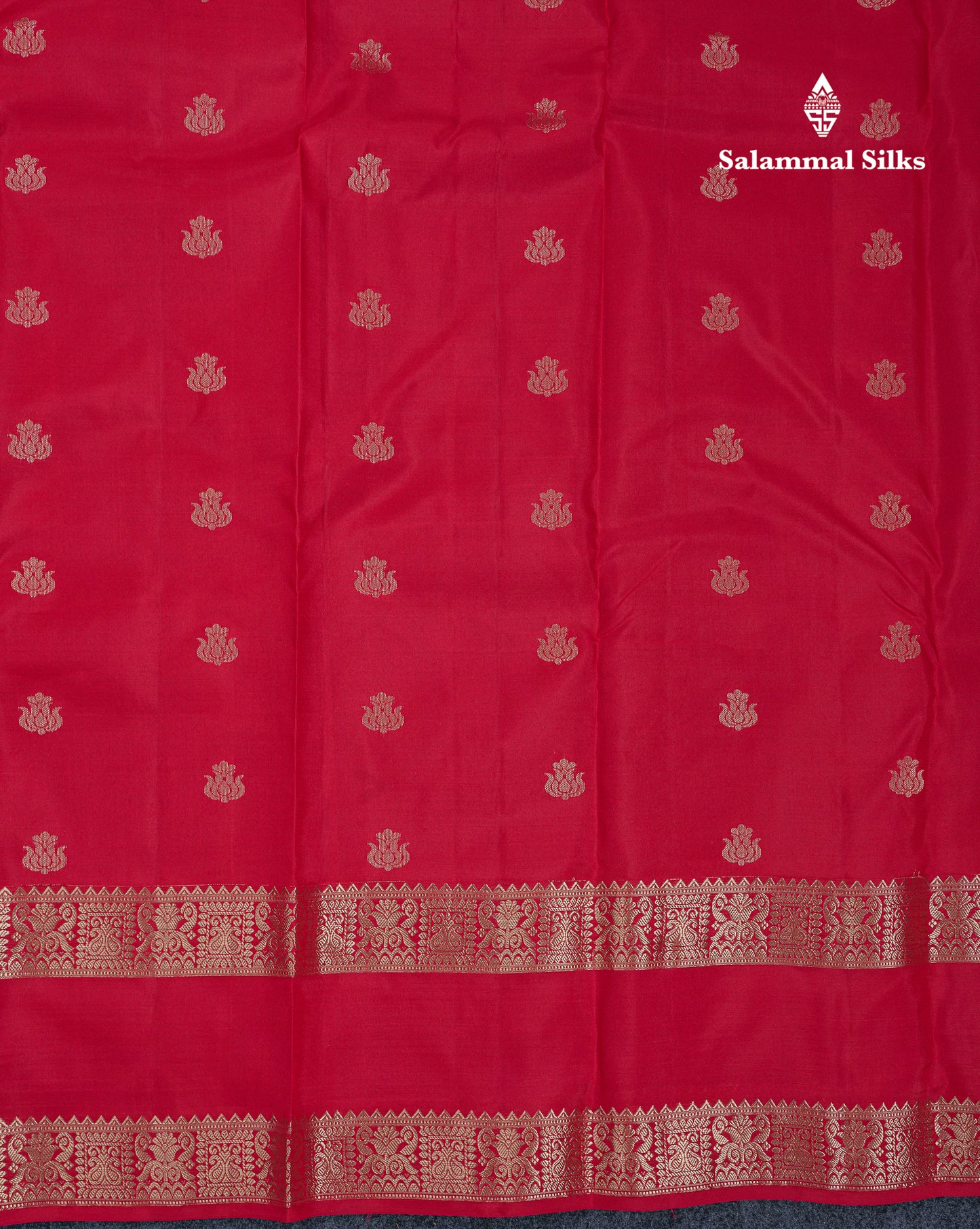 Beautiful Red Pure Kanjivaram Silk Saree With Traditional Rettapet Border