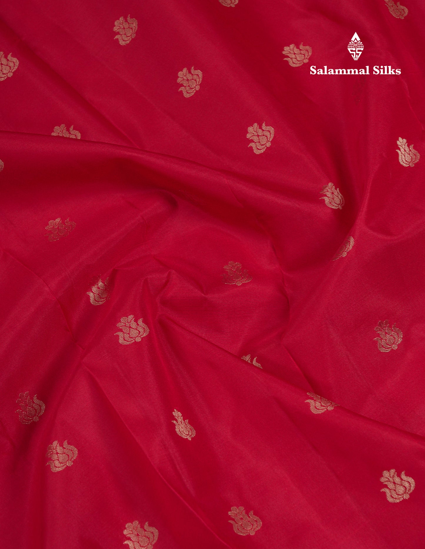 Beautiful Red Pure Kanjivaram Silk Saree With Traditional Rettapet Border
