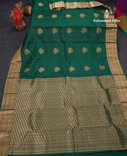 Beautiful Bottle Green Pure Kanjivaram Silk Saree With Traditional Border