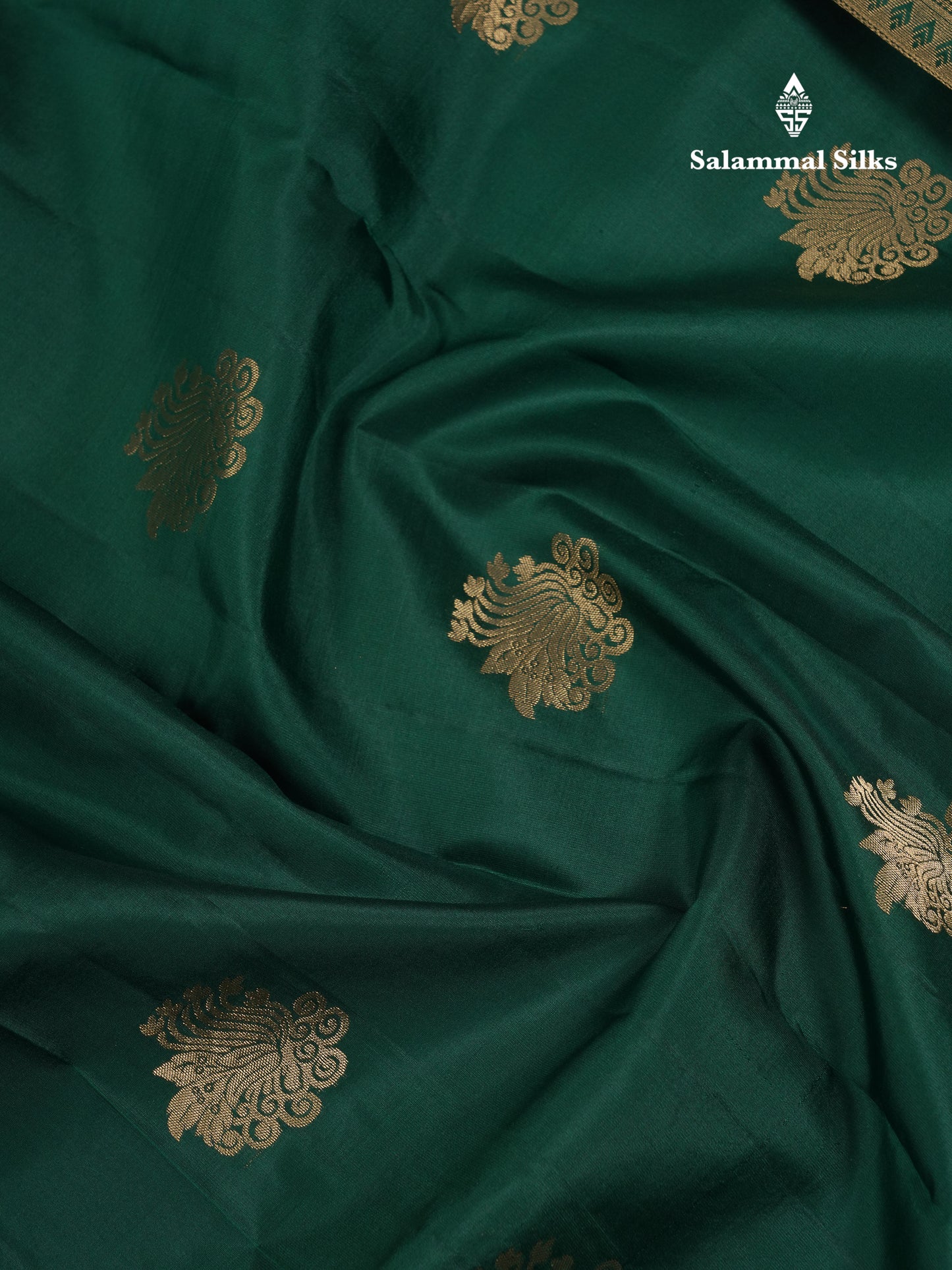 Beautiful Bottle Green Pure Kanjivaram Silk Saree With Traditional Border