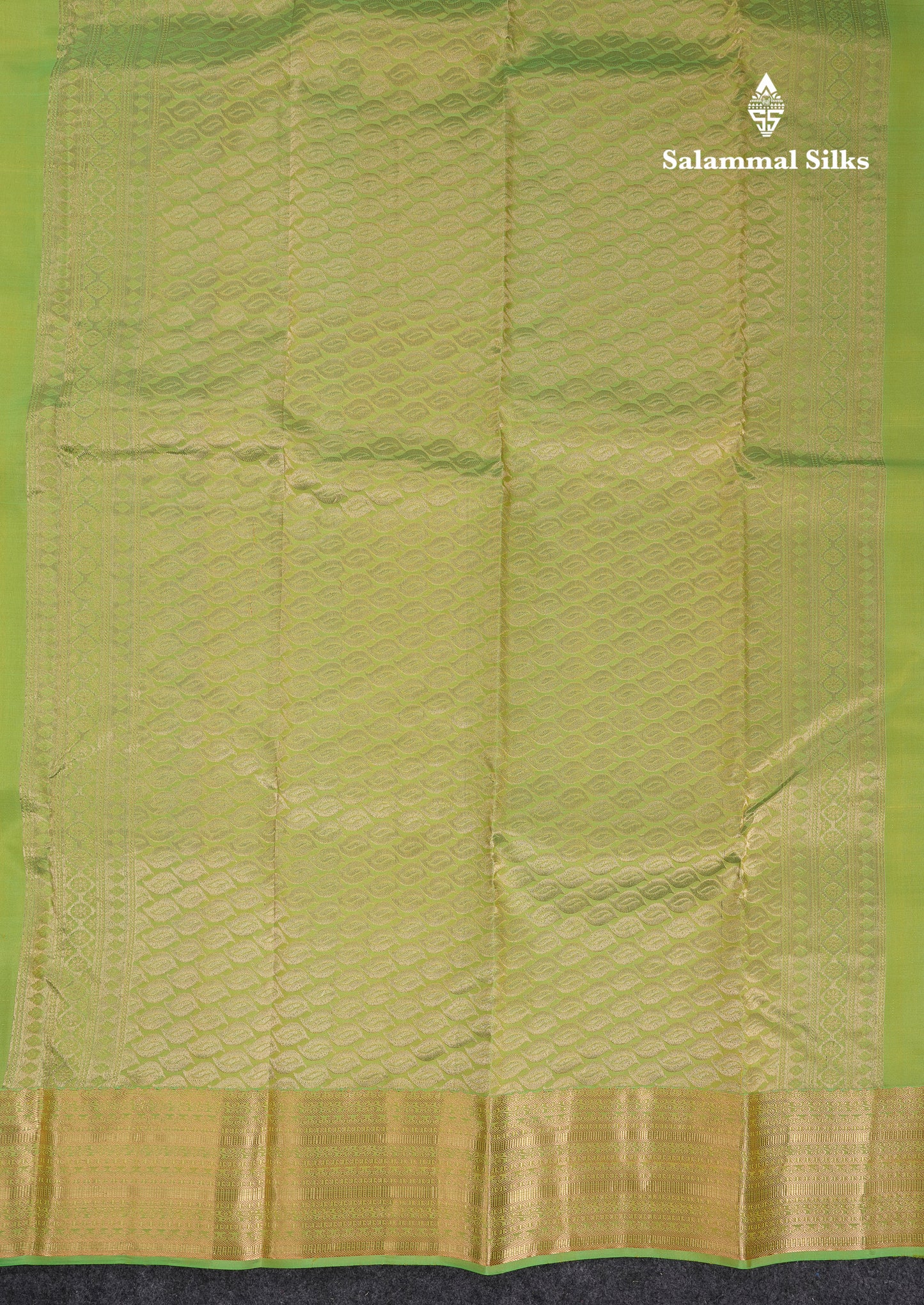 Beautiful Parrot Green Pure Kanjivaram Silk Saree With Traditional Border