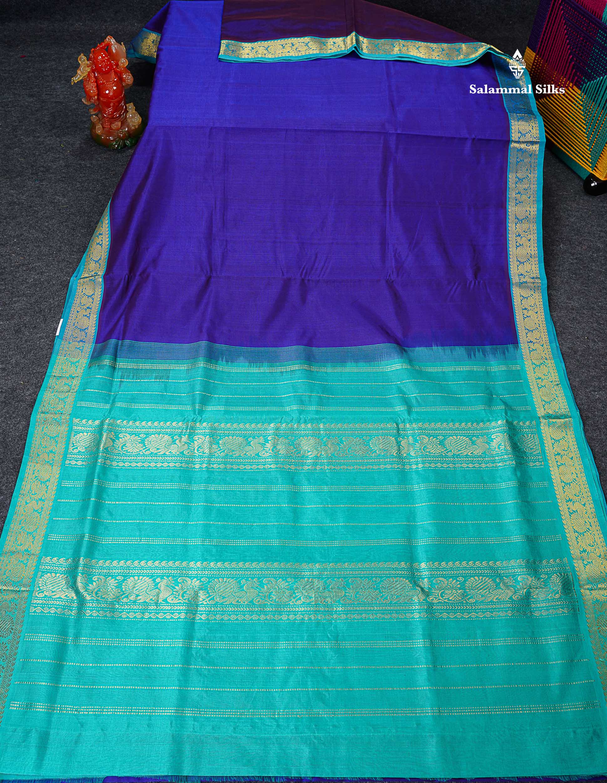 Full View Of Dual Tone Royal Blue Pure Silk Cotton Saree