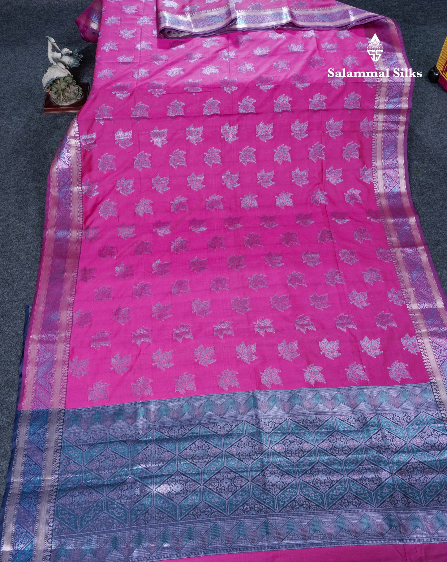 Dual Tone Pink Semi Raw Silk Saree With Contrast Navy Blue Blouse